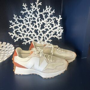 New Balance 327 WS327RA Sneakers - Size 8✨